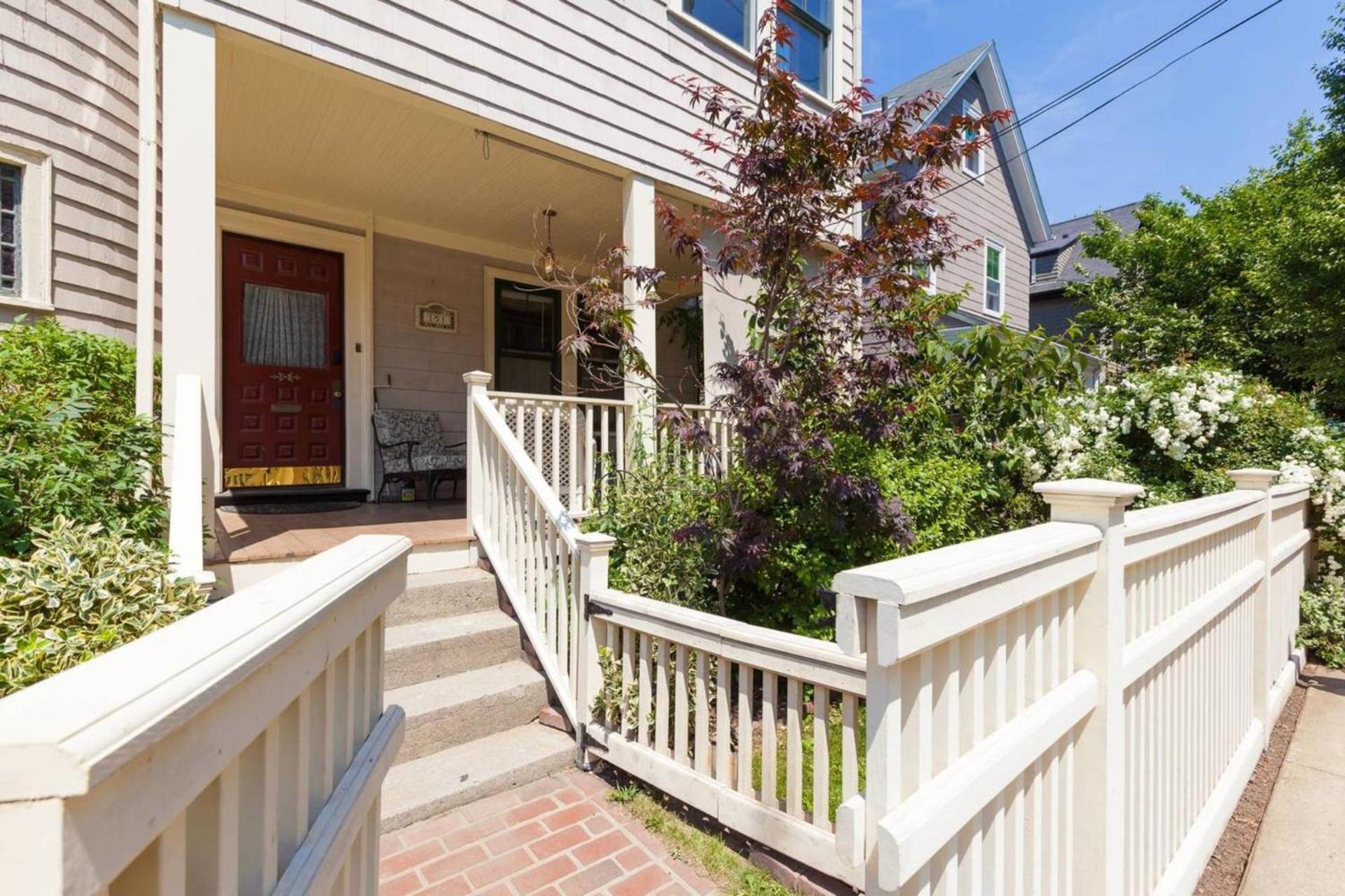 Charming Harvard Victorian Cambridge Exterior photo